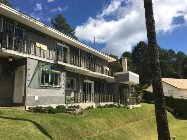 Excelente Casa, bairro nobre em Campos do Jordão - Campos do Jordao