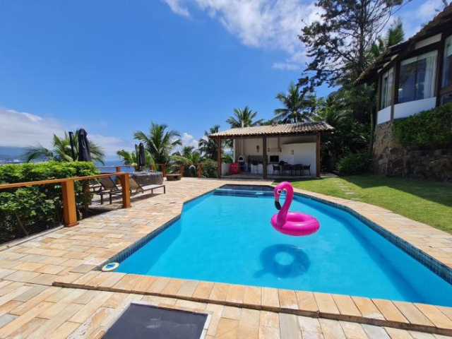 Casa com Vista Cinematográfica com Piscina e SPA - Ilhabela