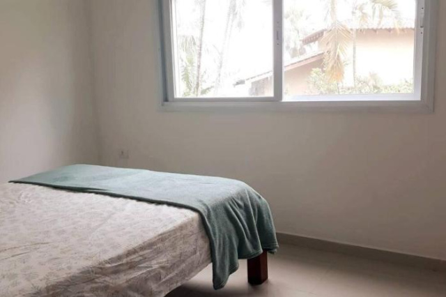 Casa com varanda, ar condicionado pet friendly - Ilhabela