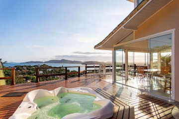 Vista Panorâmica em Geribá! Casa completa, ar condicionado, jacuzzi, sauna e churrasqueira