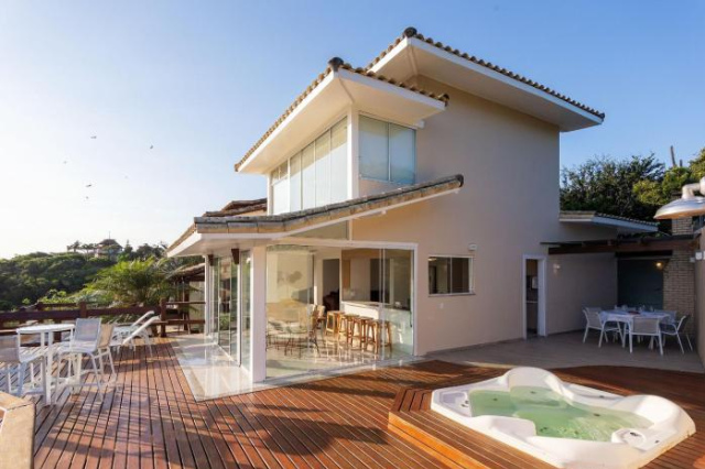 Vista Panorâmica em Geribá! Casa completa, ar condicionado, jacuzzi, sauna e churrasqueira - Buzios