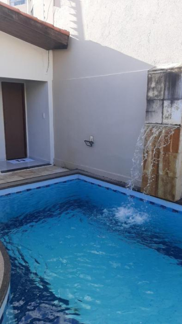 Casa em Natal Cond. Fechado com Piscina-03 Suítes