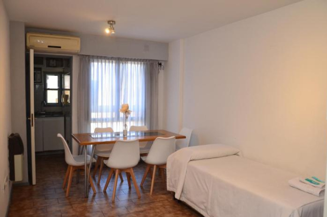 Departamento Entero 2 dormitorios B° Nueva Córdoba con cochera - Cordoba
