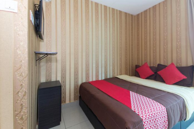 OYO 439 Night Queen Hotel - Sepang