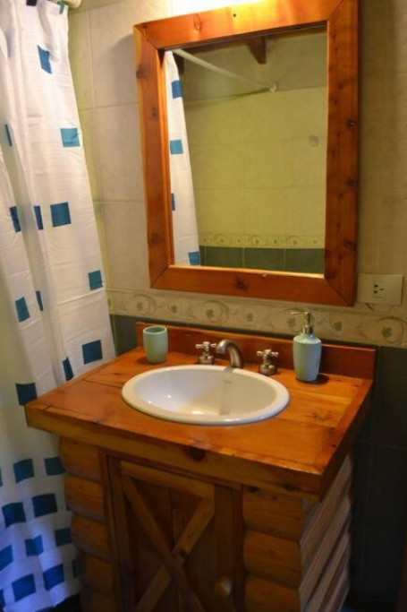 Cómoda cabaña El Castaño en el centro de V.l.A - Villa La Angostura