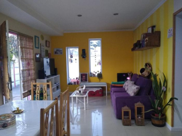 Casa alegre con luz propia !