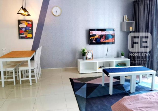 Netflix Wifi Trefoil Homestay Setia Alam FE Studo for 2 pax - Shah Alam