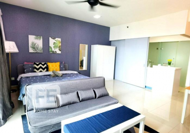 Netflix Wifi Trefoil Homestay Setia Alam FE Studo for 2 pax - Shah Alam