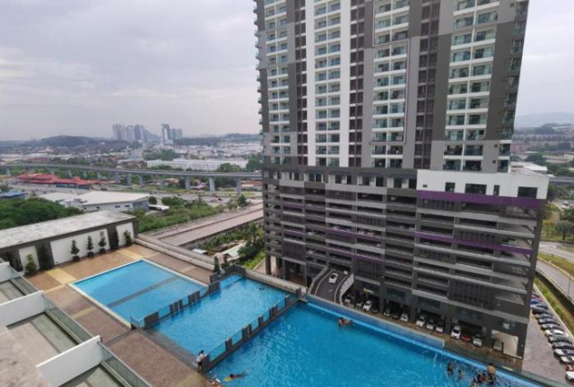 Landmark Residence 2 Service Apartment with WIFI 5min to MRT 20min to KL - 加影