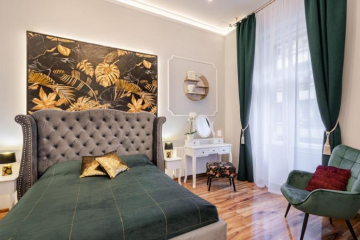 Premium Art Deco Apartment at Broadway // 4BDR & 3BR