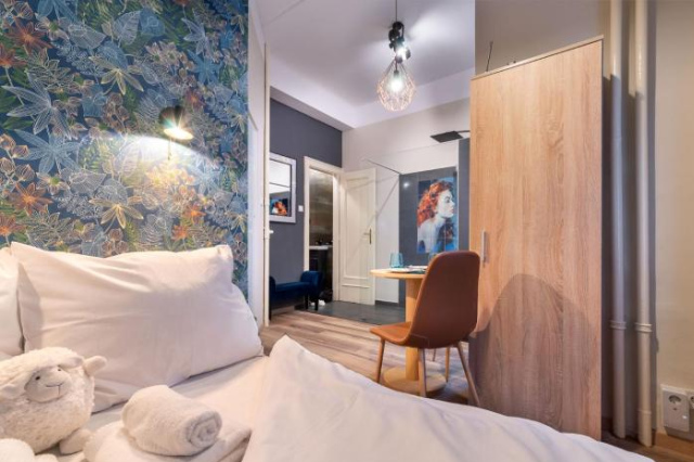 Economy Downtown Design Apartments - Free Parking - Balcony - Super Public Transport - AC - Budapest