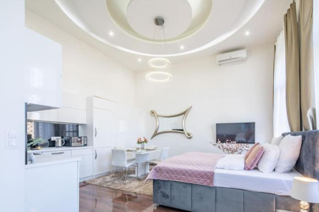 Opera Luxury Studio Apartment - 布達佩斯