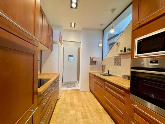 Penthouse w Private Rooftop and Free parking - 布達佩斯