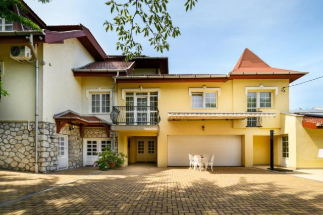 REGE - Wellness Resort House - Eger