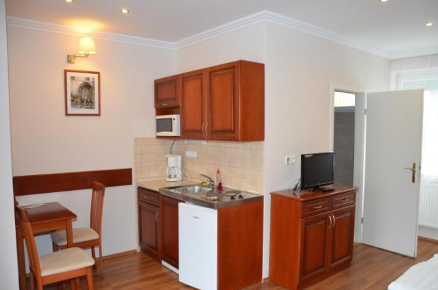 Cesta Pezzou Hotel - Sarvar