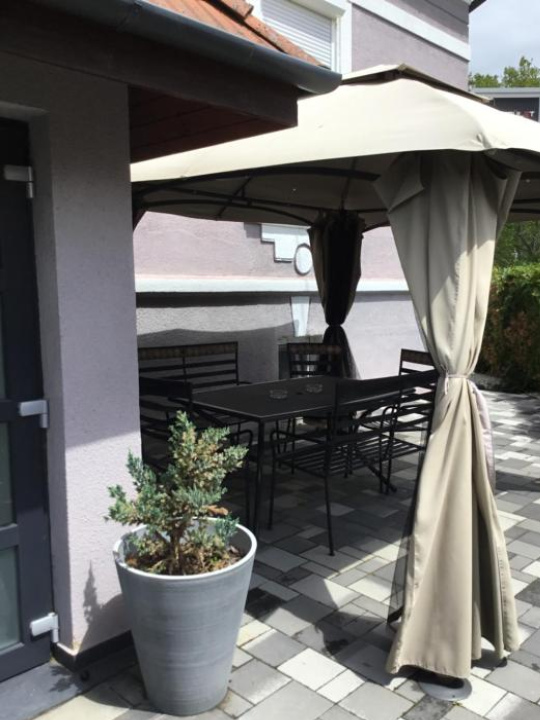 Varkerulet Apartman - Sarvar