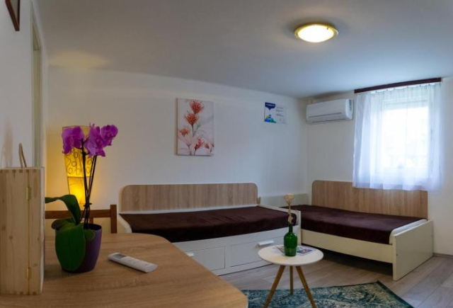 Silentium Garden Apartman Sárvár - 薩爾瓦爾