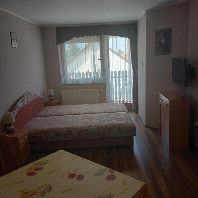 Lívia Apartman - 比克