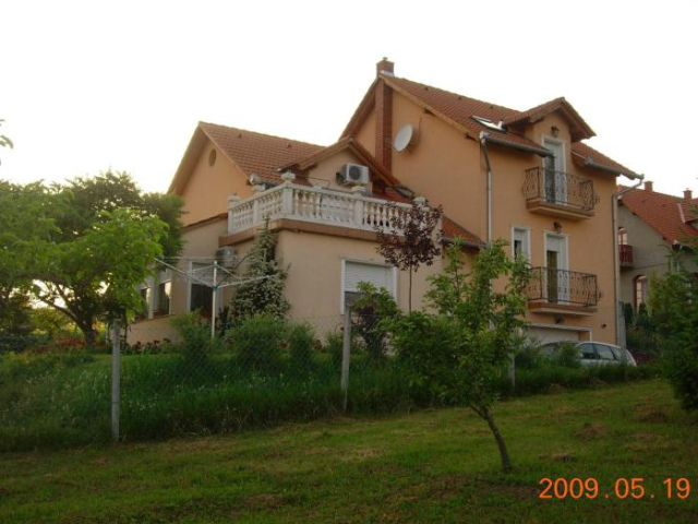 Alsóhegyi Apartmanok - 佐洛卡羅斯