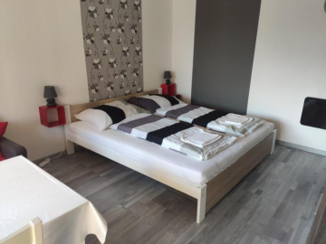 Silver Apartman