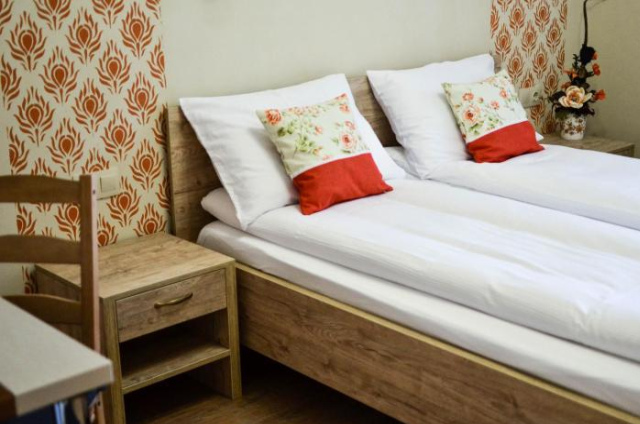 Páva Apartmanház - Mako
