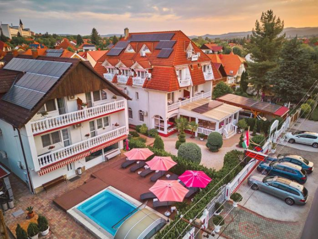 Tokajer Wellness Panzió - Lake Balaton