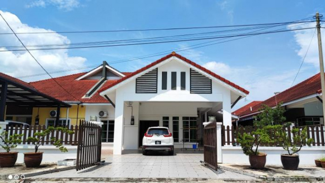 KM Klebang Single Storey Semi-D Wifi 10pax - Ipoh