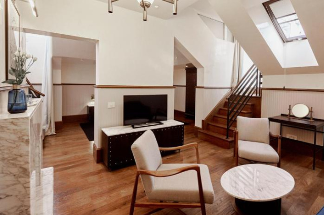 Caras House Hotel - Pest County