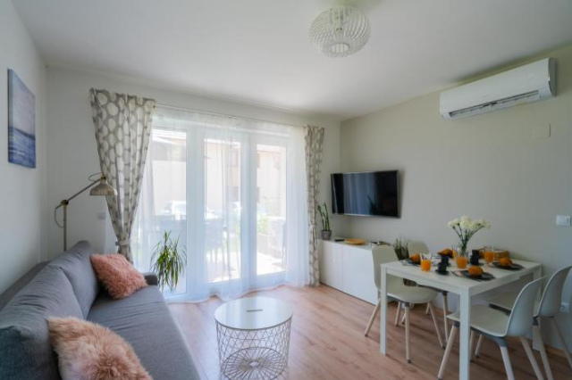 Captain’s Home Kenese Apartman - Veszprem County