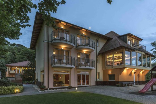 Tópart Hotel - Veszprem County