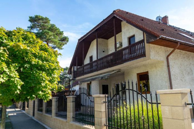 Zsolnay Apartman - Somogy County