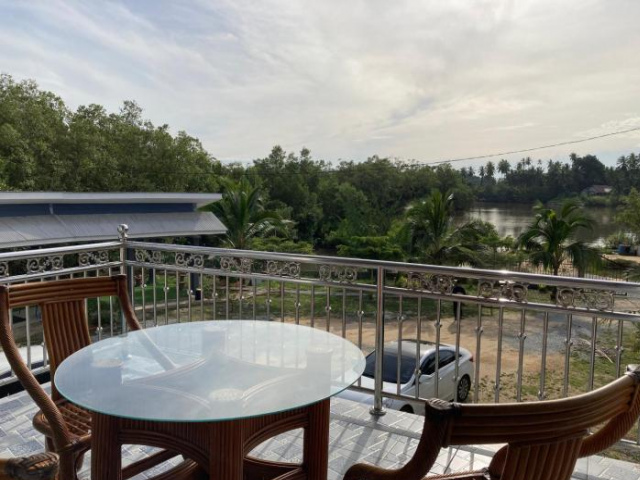 Rumah Tepi Sungai @KB - 哥打巴魯