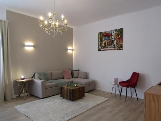 Homey Luxury - Entire House, Free Parking, Yard - Cluj-Napoca