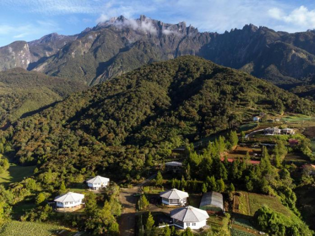 Sweeping Mountain View Retreat at La Cantane Villa - Sabah
