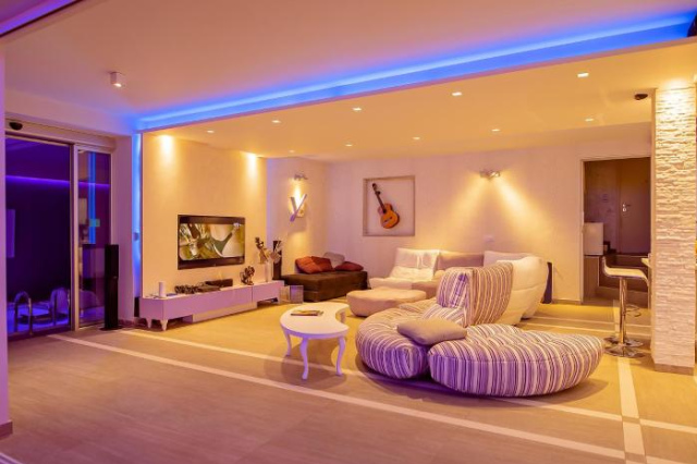 #1 Luxury Villa with Pool, Gameroom, Spa, Zen Yard - Belgrade