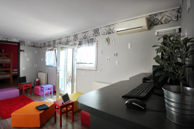 360 Degrees Accommodation and Coffee Hostel - Belgrade