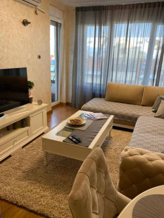 Tesla 70 Apartment with secure parking In the garage - Novi Sad