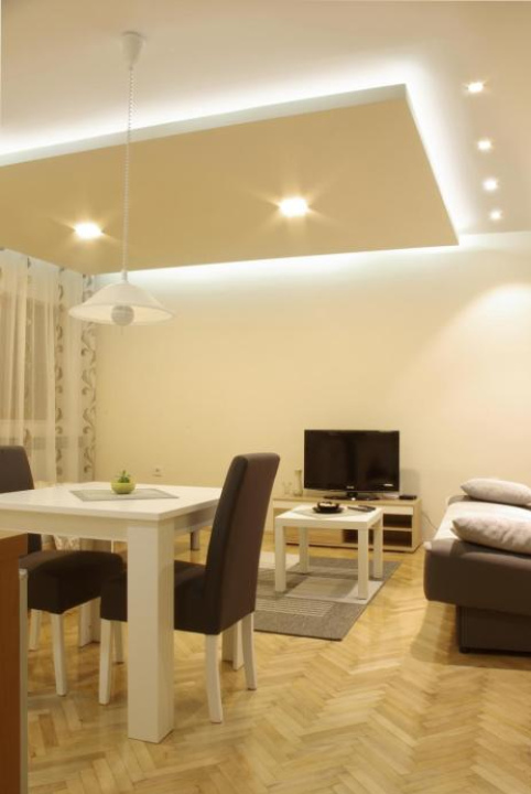 Square Studio Apartment - Nis