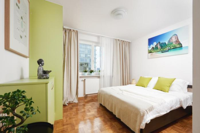 Family apartment with a terrace on Aleje Jerozolimskie - Warsaw