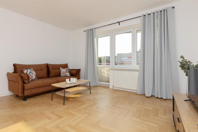 Ursus Spacious Two-bedroom Apartment by Renters - 華沙