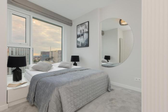 Luxurious Unique Tower Apartment with City Skyline by Renters Prestige - Warsaw