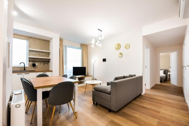 Warsaw Tulip 22 Floor De Luxe Apartment - 華沙