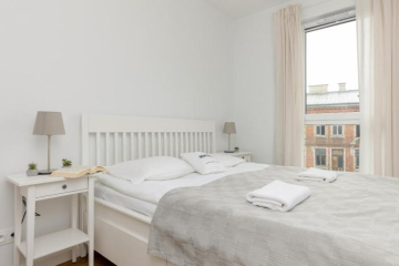 Modern Apartment Stalowa 2 bedrooms & Parking by Renters