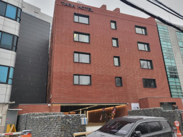 Hotel TARA