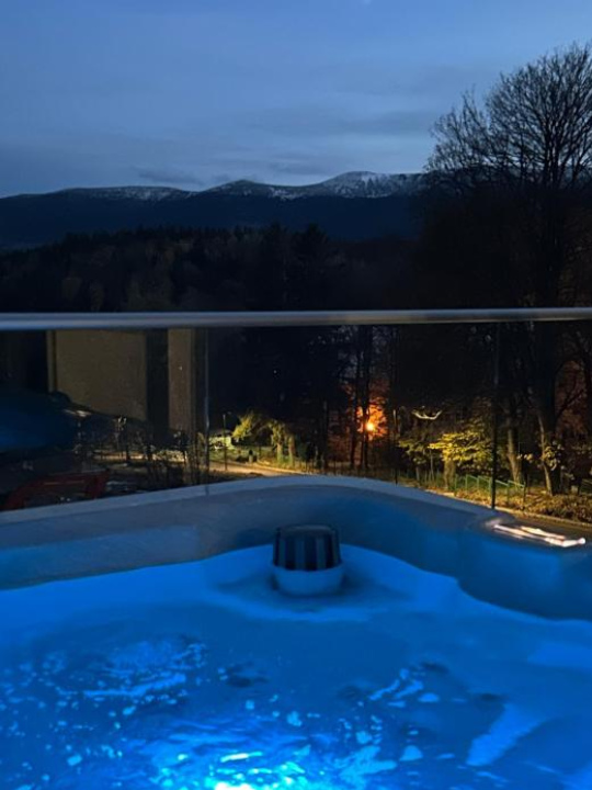 Kras Resort - Apartment 301 with Mountain View, Private Jacuzzi on Terrace and Sauna - Szklarska Poreba