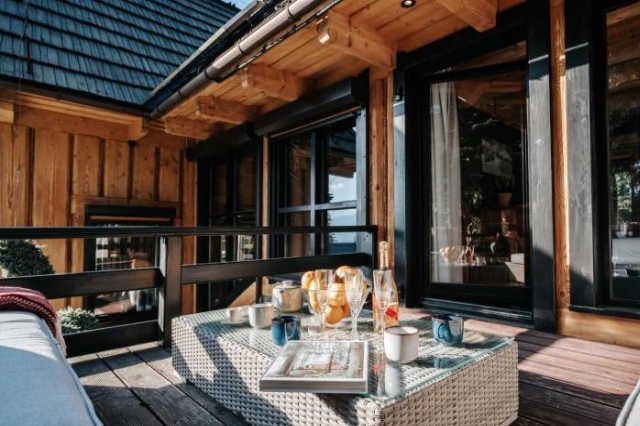 Villa Swiss z jacuzzi, sauną i bilardem - 考斯賽力克