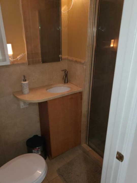 STS - Single Traveler Studio -Black Door - Washington