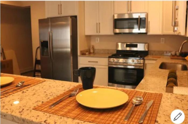 Entire 3 bedroom Private Luxury Condo - Washington