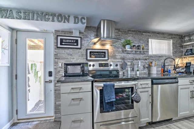 Stylish DC Studio about 5 Mi to National Mall! - Washington