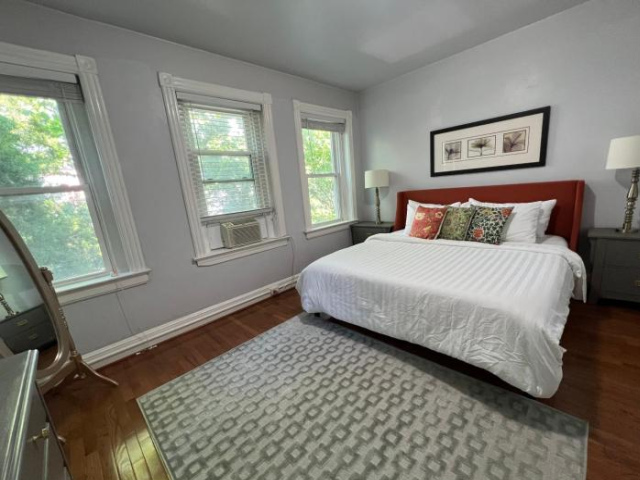3 Level 4 Bedroom Home w/ Parking in Adams Morgan - Washington